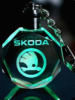Φωτιζόμενο Μπρελόκ 3D σε Σχήμα Κρυστάλλου - Skoda